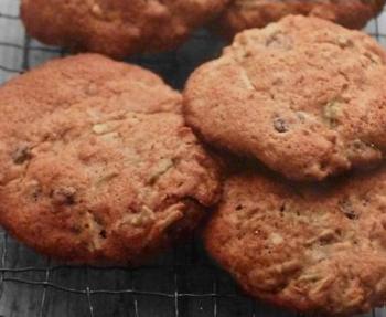 Grated Apple Raisin Walnut Cookies