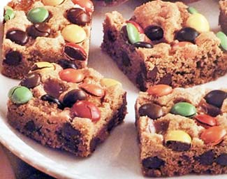 M and M Surprise Cookie Bars