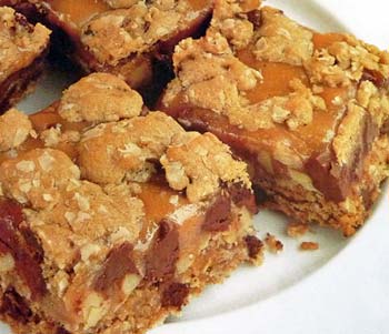 Oatmeal Caramel Chocolate Chip Squares