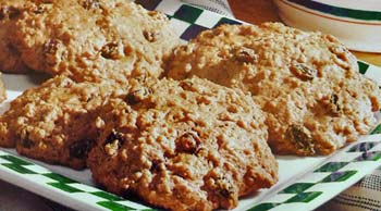 Chewy Oatmeal Raisin Cookies